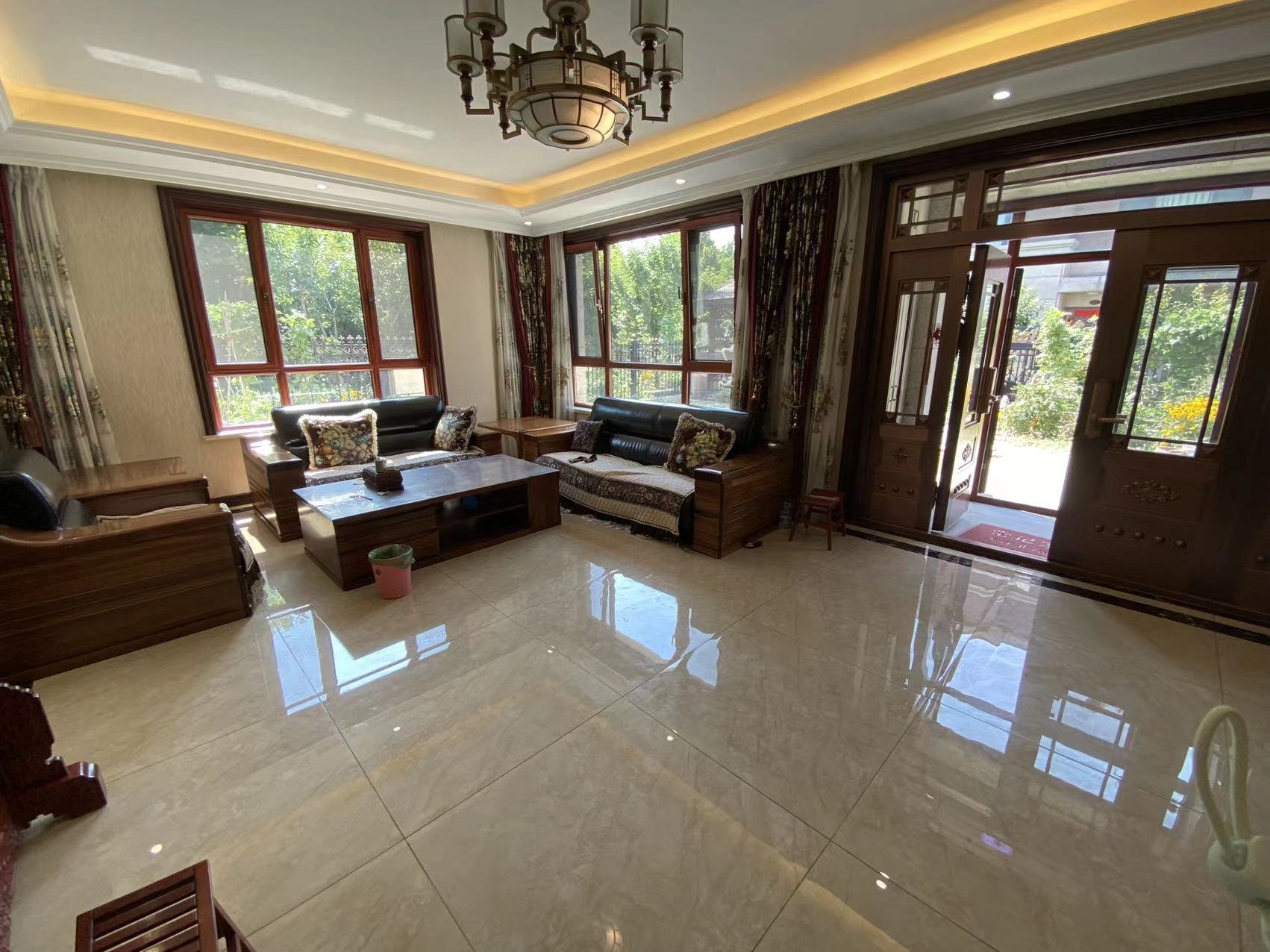 8室5厅2卫唐人街一号