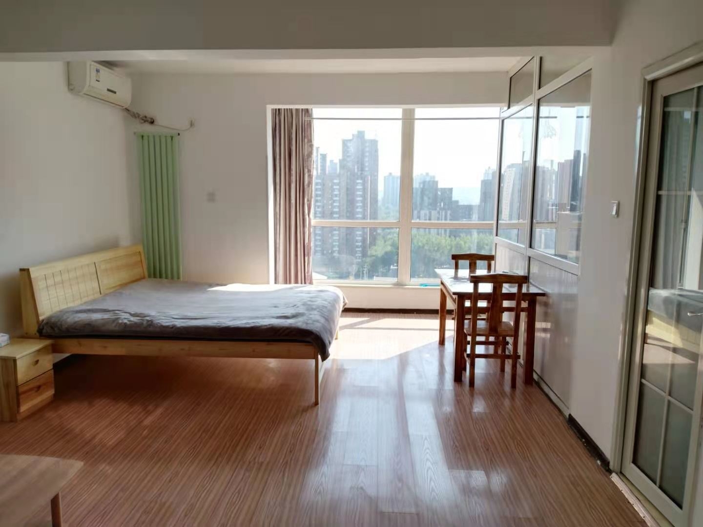 1室1厅1卫龙泉西里尚品(二期)