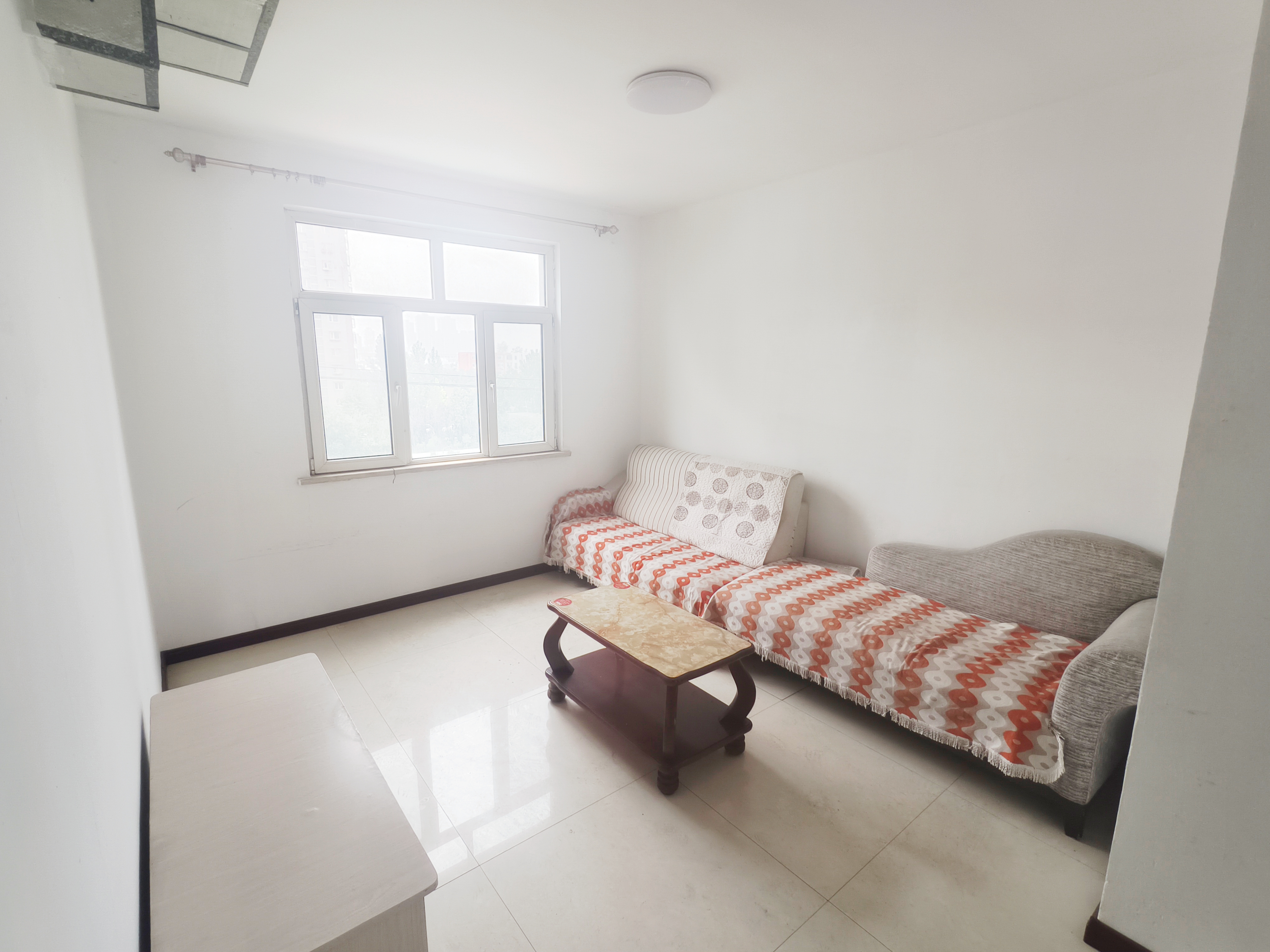 3室2厅1卫东港龙城