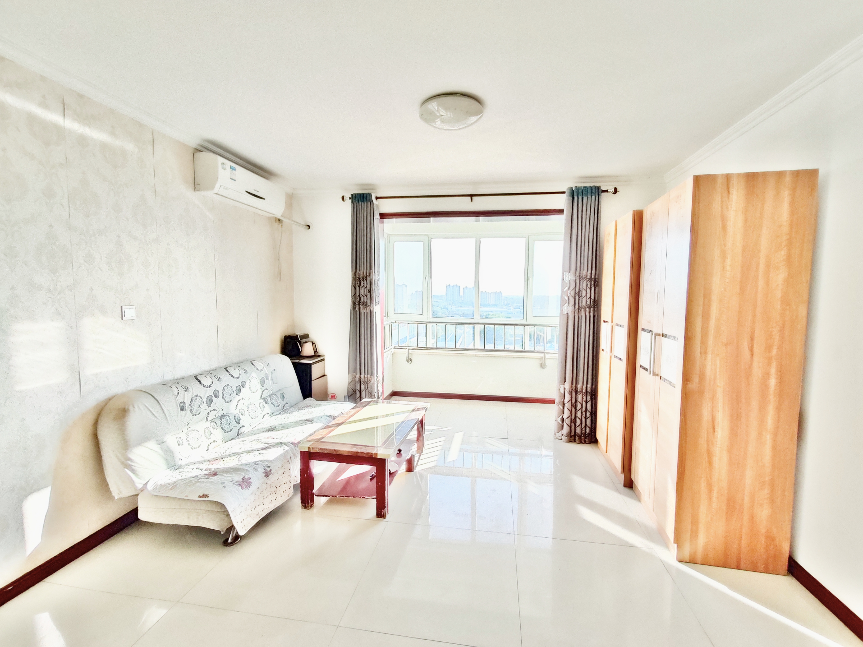 1室0厅1卫东港龙城